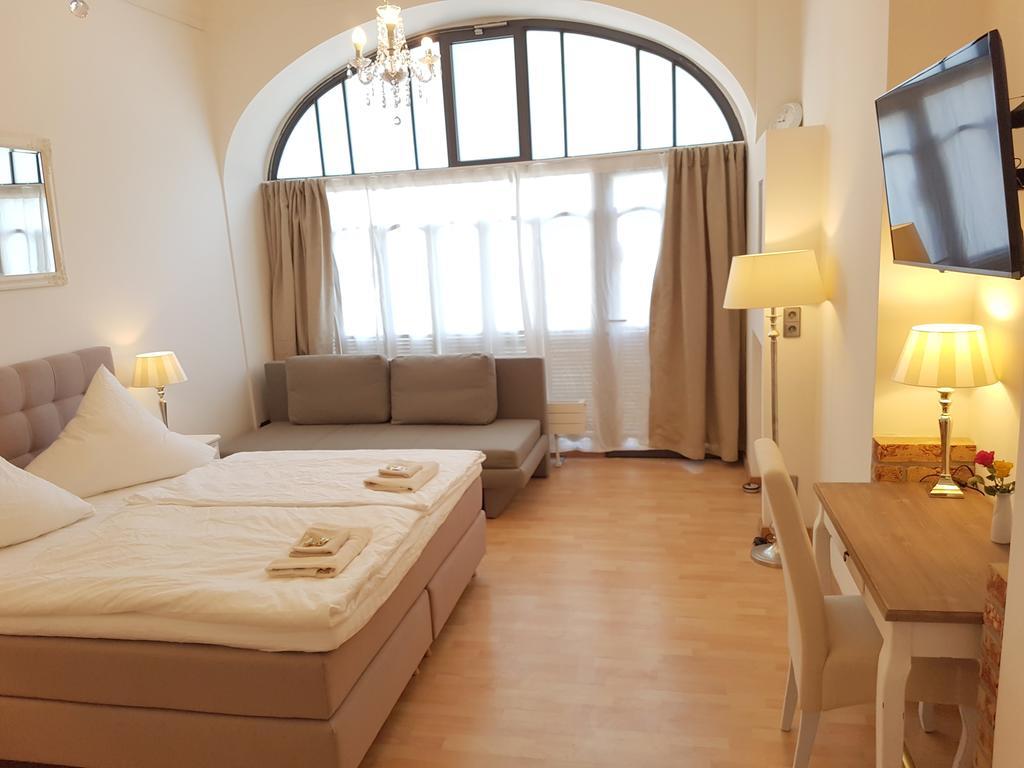 Apartment Gastein By Rockchair L Superhost Status L 2 Bedrooms Boxspringbeds 1,5 Bathrooms - Cozy Family & Business Flair Welcomes You! Berlin